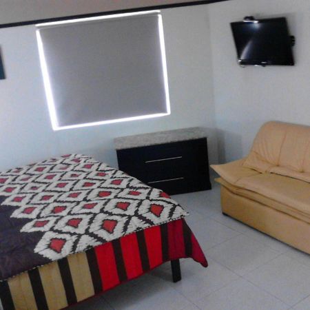 Jalyd Inn Ирапуато Екстериор снимка