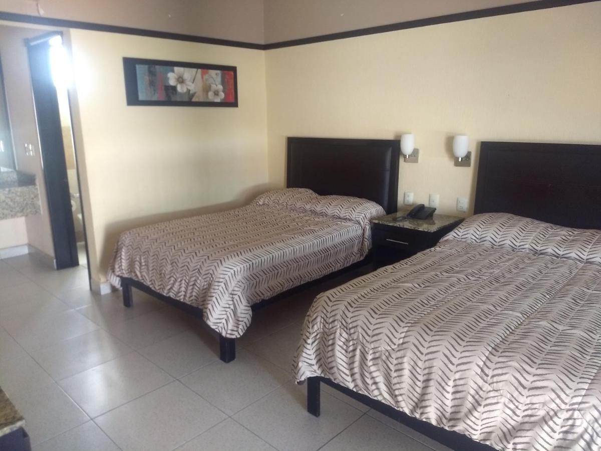 Jalyd Inn Ирапуато Екстериор снимка