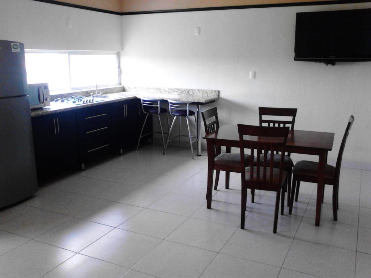 Jalyd Inn Ирапуато Екстериор снимка