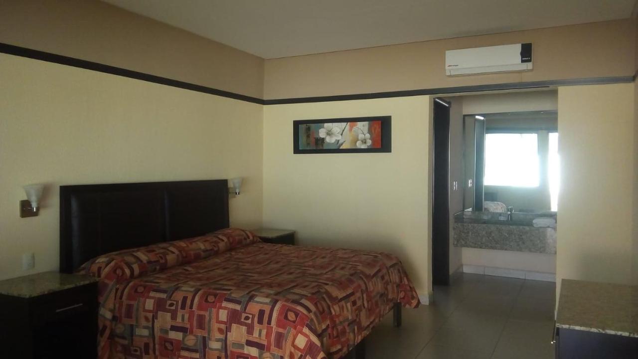 Jalyd Inn Ирапуато Екстериор снимка