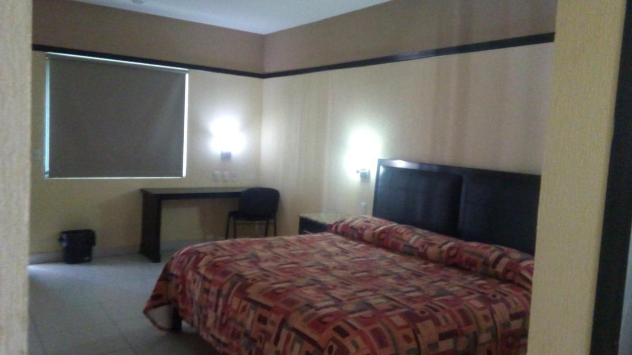 Jalyd Inn Ирапуато Екстериор снимка